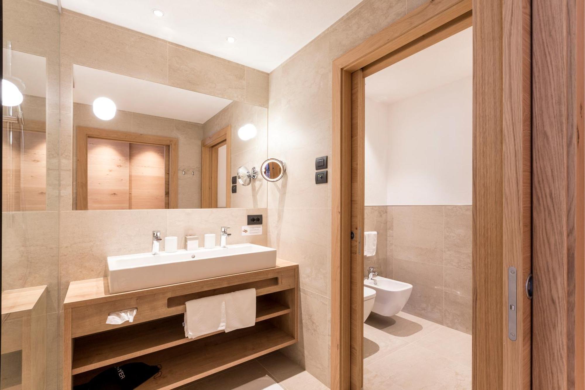 Sexten Hotel Royal Und Ferienhaus Annabel מראה חיצוני תמונה
