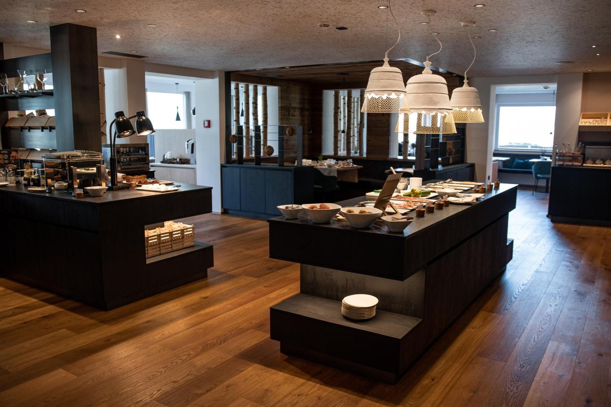 Sexten Hotel Royal Und Ferienhaus Annabel מראה חיצוני תמונה