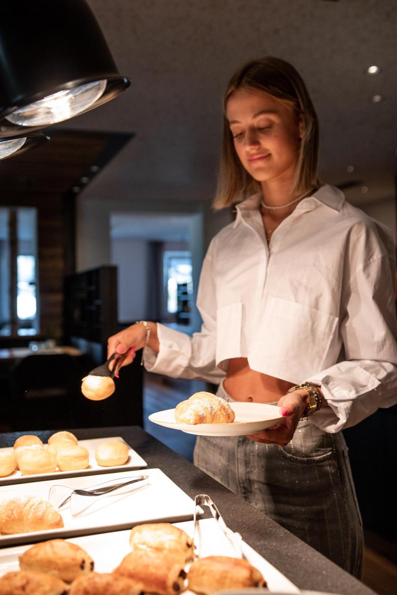 Sexten Hotel Royal Und Ferienhaus Annabel מראה חיצוני תמונה