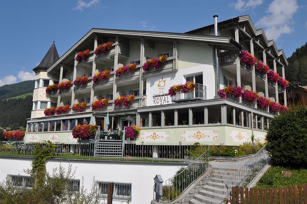 Sexten Hotel Royal Und Ferienhaus Annabel מראה חיצוני תמונה