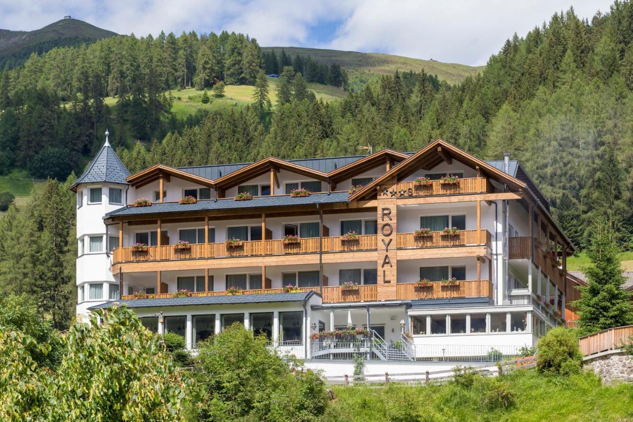 Sexten Hotel Royal Und Ferienhaus Annabel מראה חיצוני תמונה