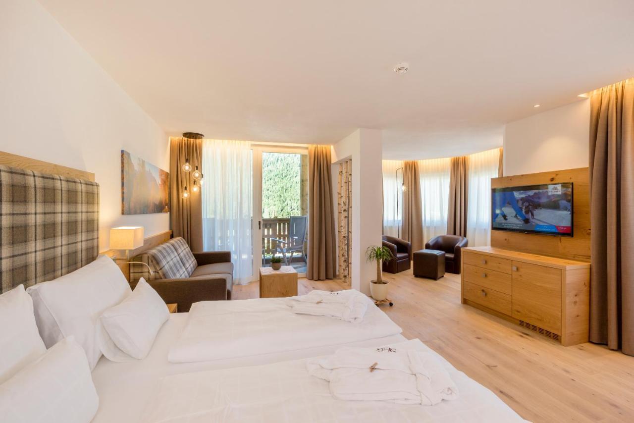 Sexten Hotel Royal Und Ferienhaus Annabel מראה חיצוני תמונה